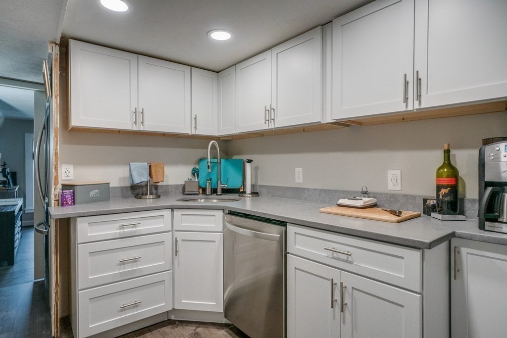 36 Great Road, Unit 5 Bedford, MA 01730 - Photo 3 of 23 Gallery Image 3
