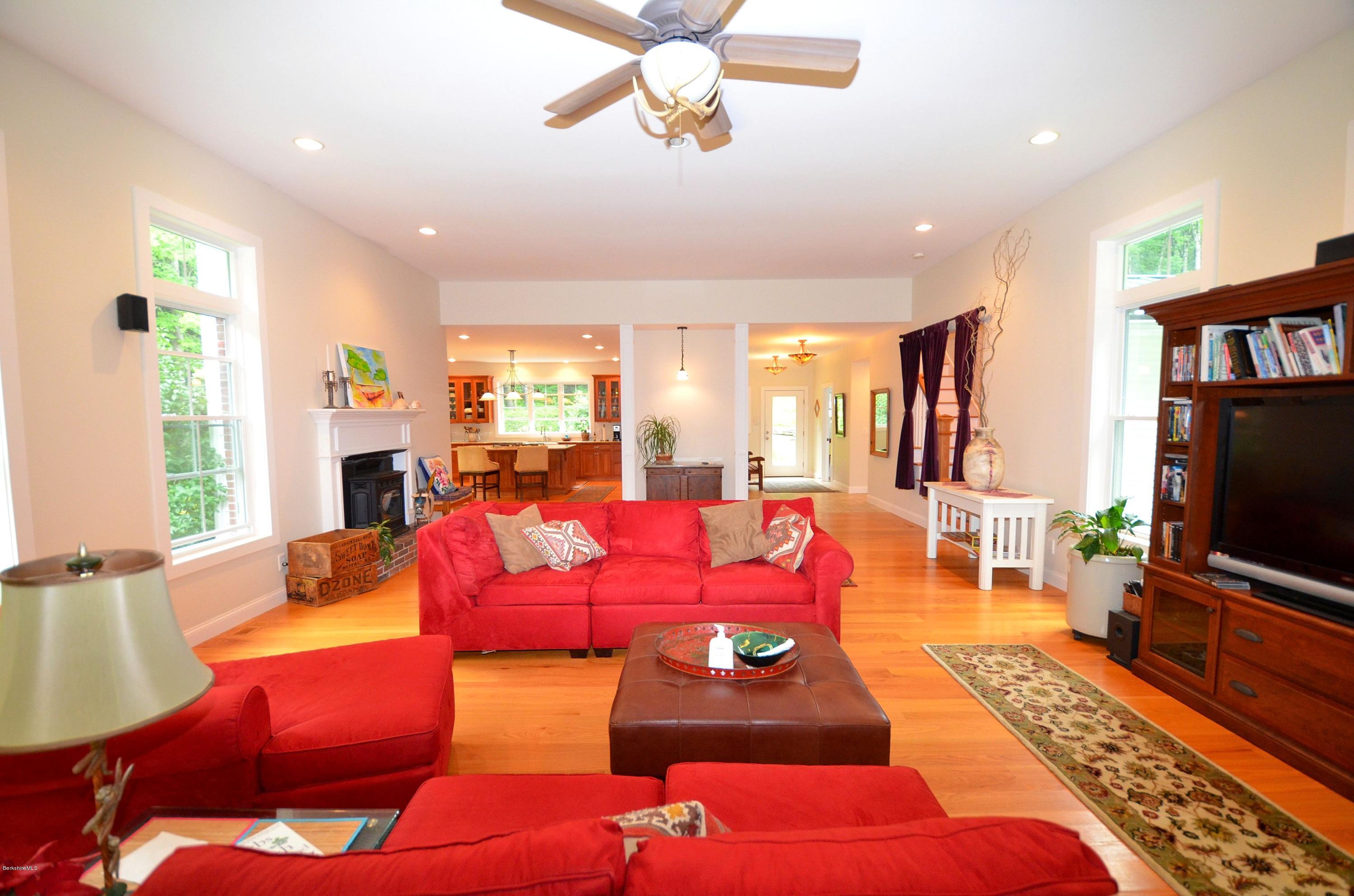 15 Crooks Road Blandford, MA 01008 - Photo 11 of 39 Living