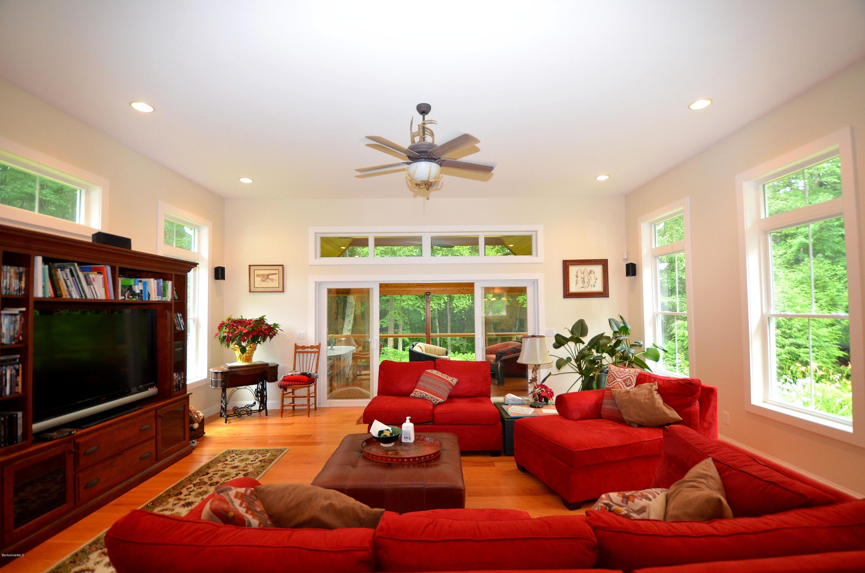 15 Crooks Road Blandford, MA 01008 - Photo 10 of 39 Living