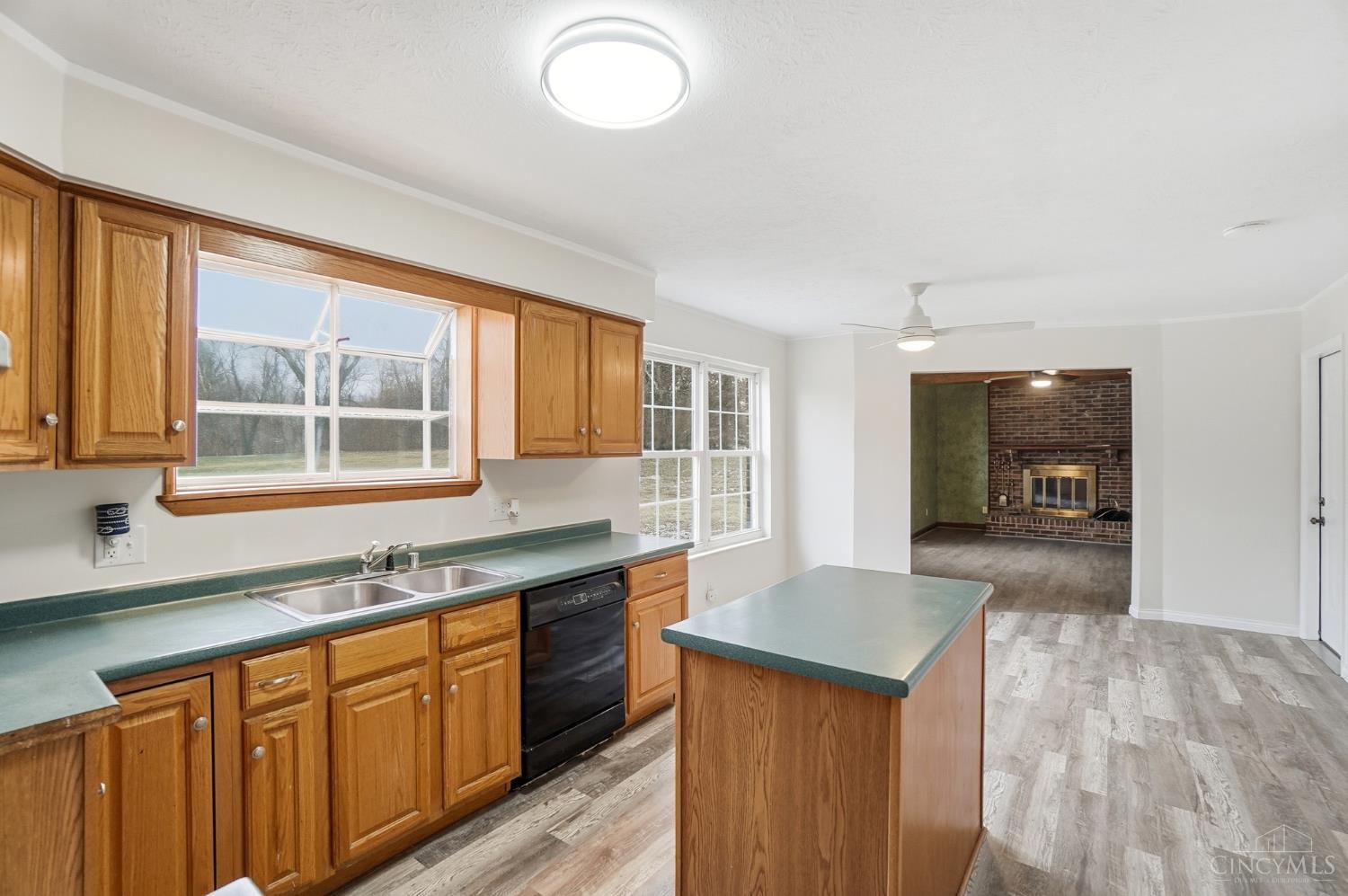 5285 Yeatman Road Cincinnati, OH 45252 - Photo 14 of 72