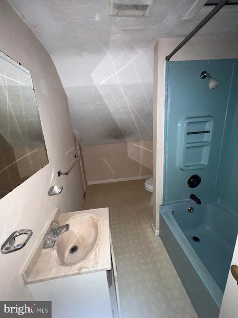 1200 West Church Road Mechanicsburg, PA 17050 - Photo 3 of 7 a bathroom with a tub sink and mirror