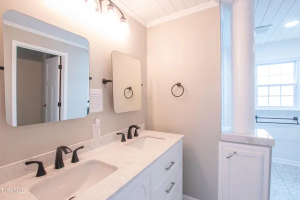 $243,500 | 2751 Everett Street, Bristol, VA 24201