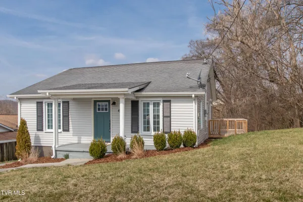 $243,500 | 2751 Everett Street, Bristol, VA 24201