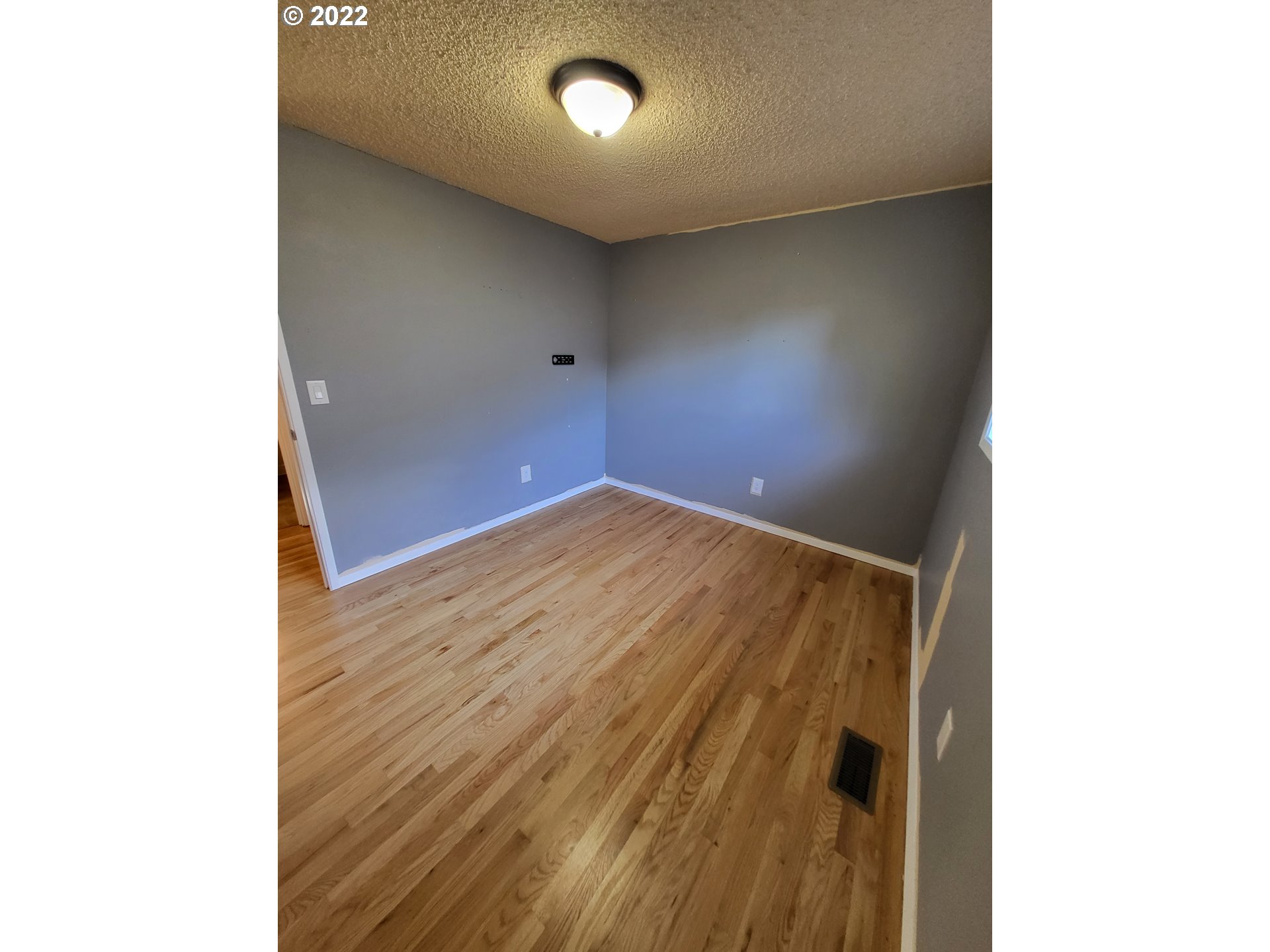 2155 Southwest 18th Court Gresham, OR 97080 - Photo 10 of 16 Gallery Image 10