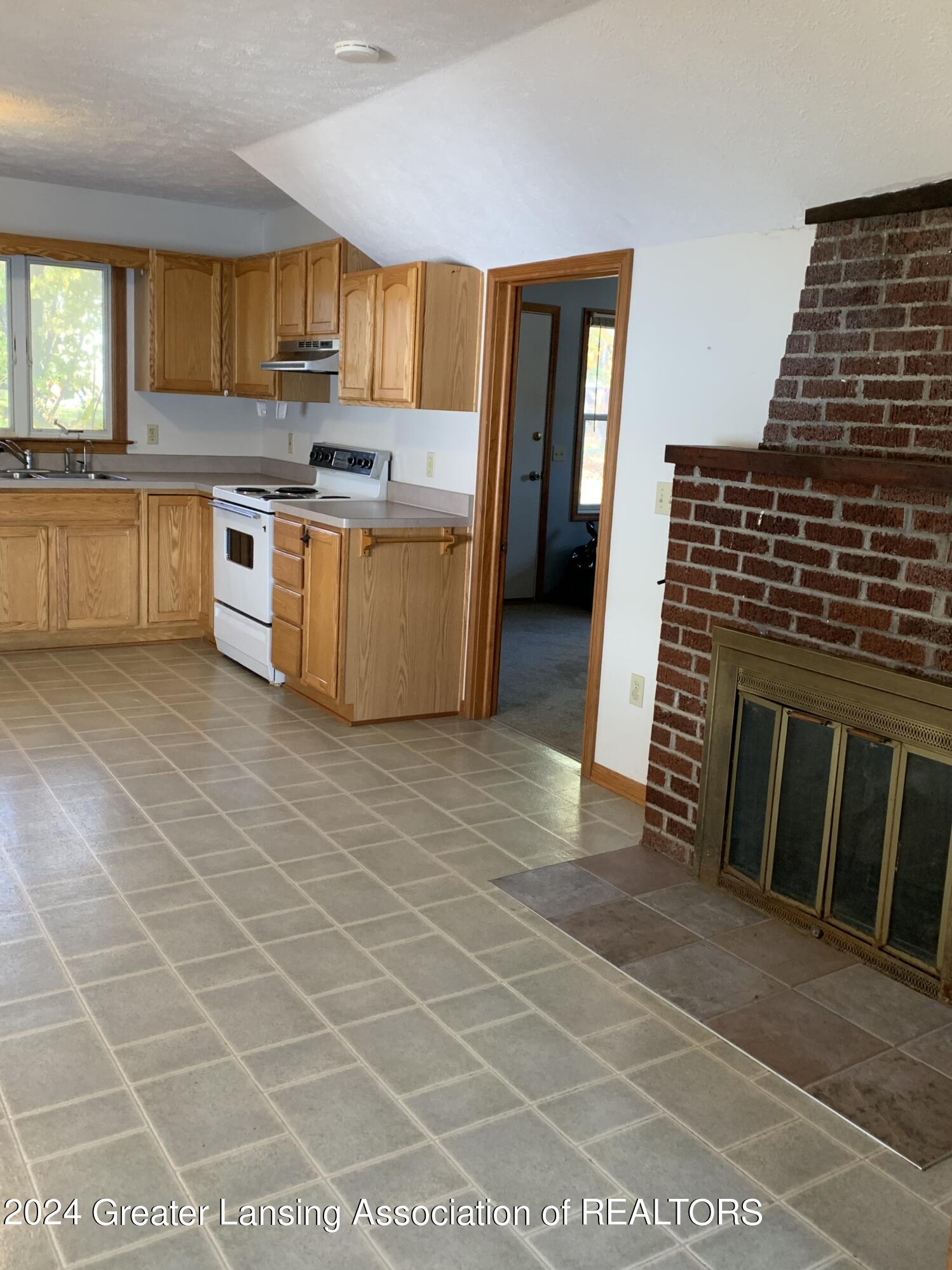 8675 Narrow Lake Road Springport, MI 49284 - Photo 5 of 27 IMG-4565