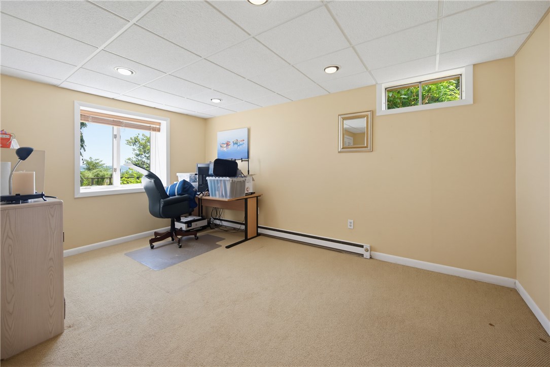 54 Oliver Hazard Perry Road Portsmouth, RI 02871 - Photo 23 of 28