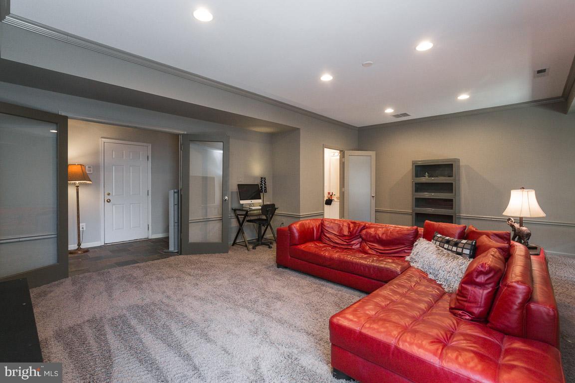 25822 Norrington Square South Riding, VA 20152 - Photo 33 of 44 Gallery Image 33