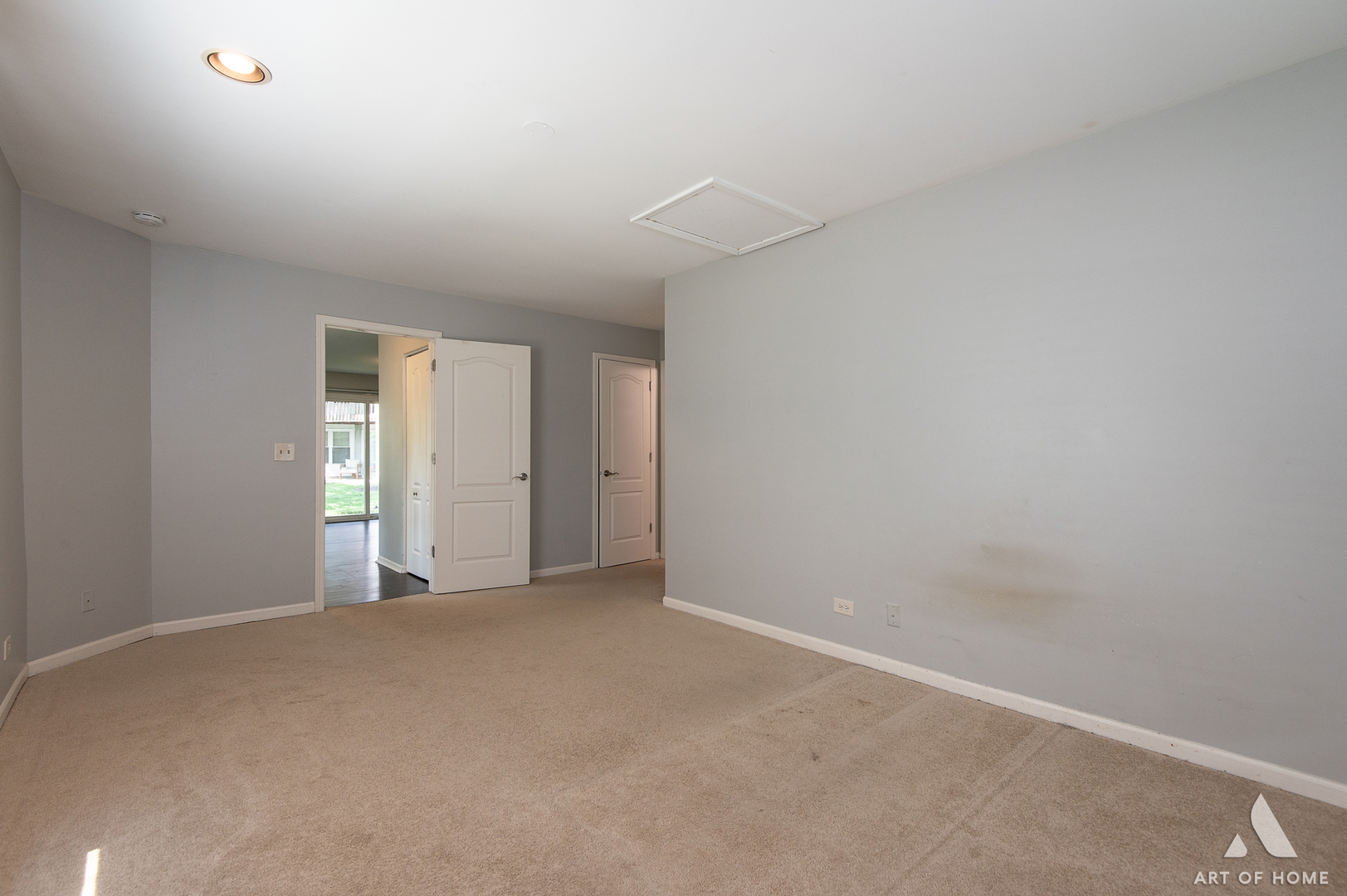 61 Willow Parkway Buffalo Grove, IL 60089 - Photo 24 of 34 a view of an empty room with window and closet area