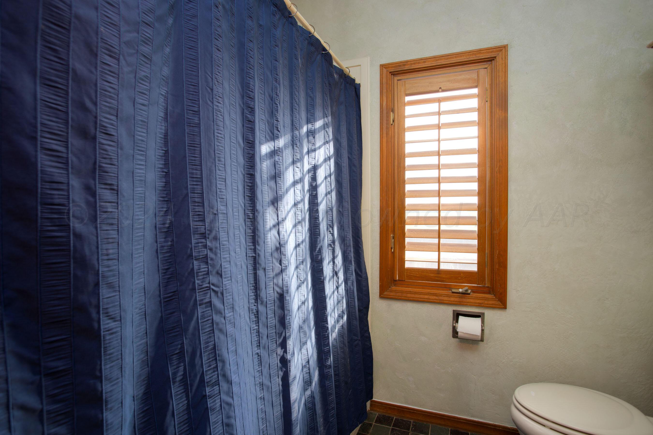 58 Helium Road Amarillo, TX 79124 - Photo 29 of 66 Hall Bath