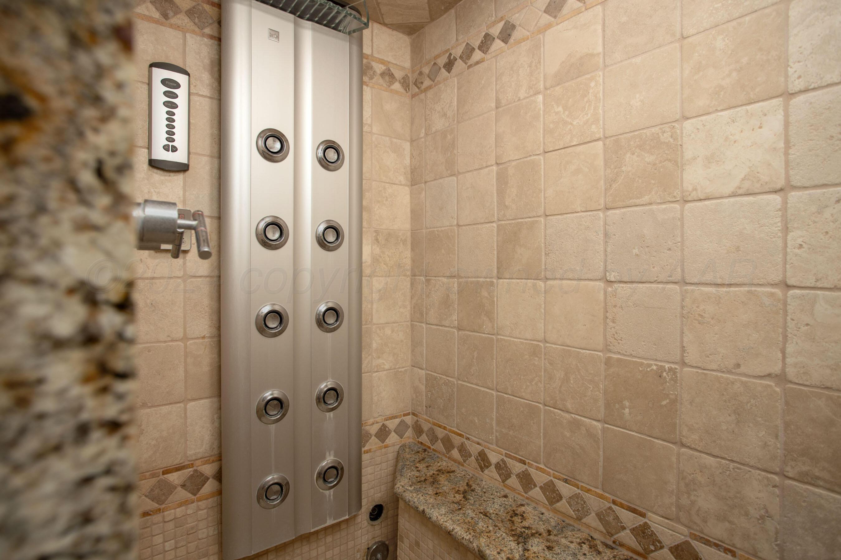 58 Helium Road Amarillo, TX 79124 - Photo 42 of 66 Second Floor Bath