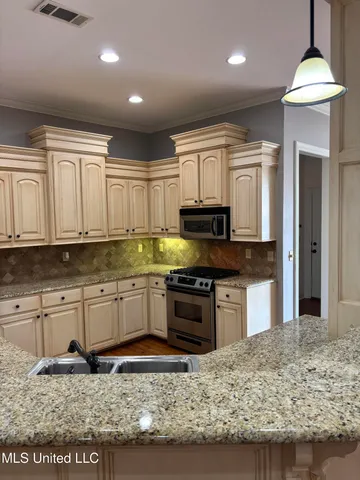 $324,900 | 406 Providence Drive, Brandon, MS 39042