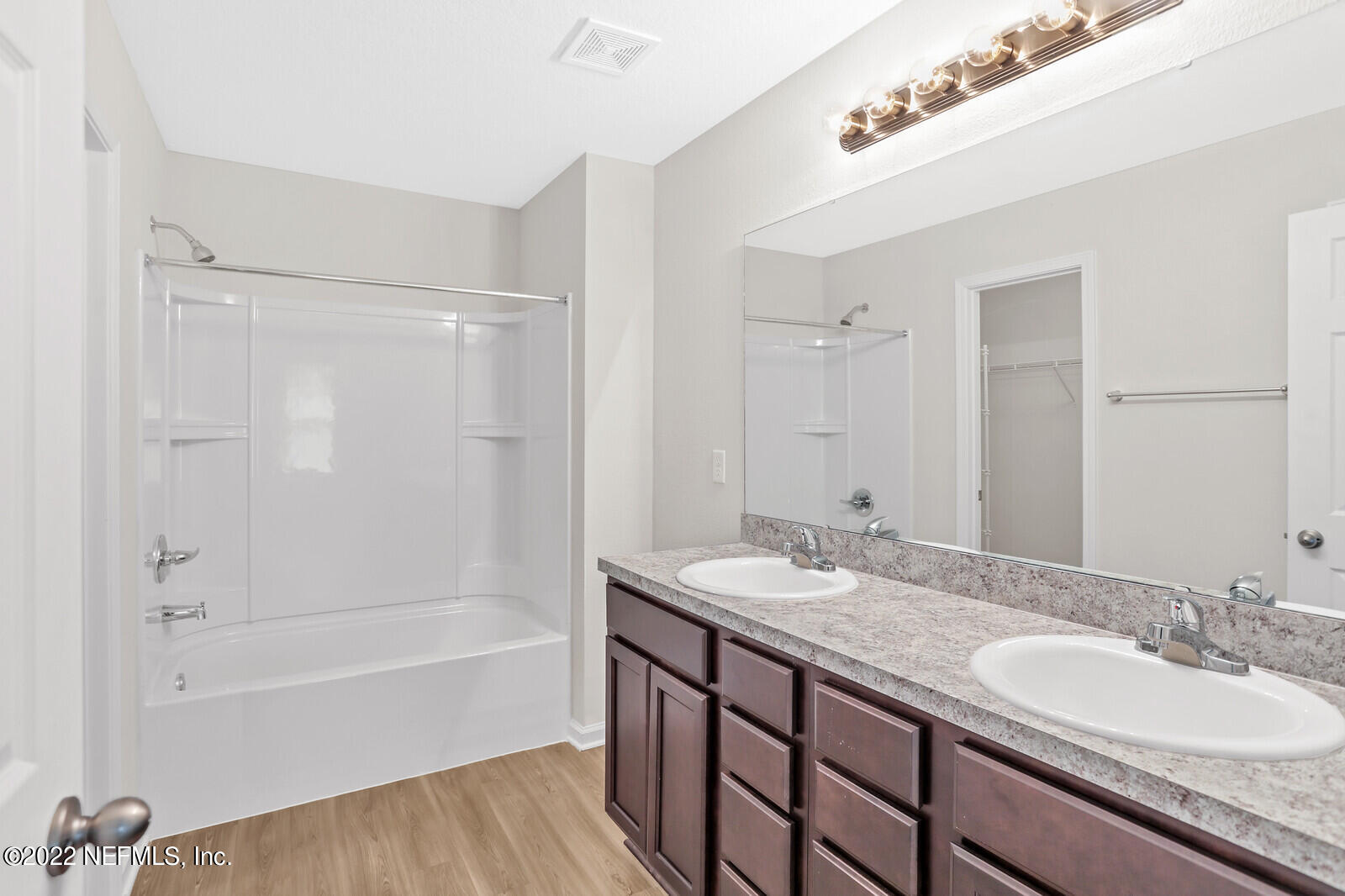 15453 Younis Road West Jacksonville, FL 32218 - Photo 12 of 24 Owner's Bathroom