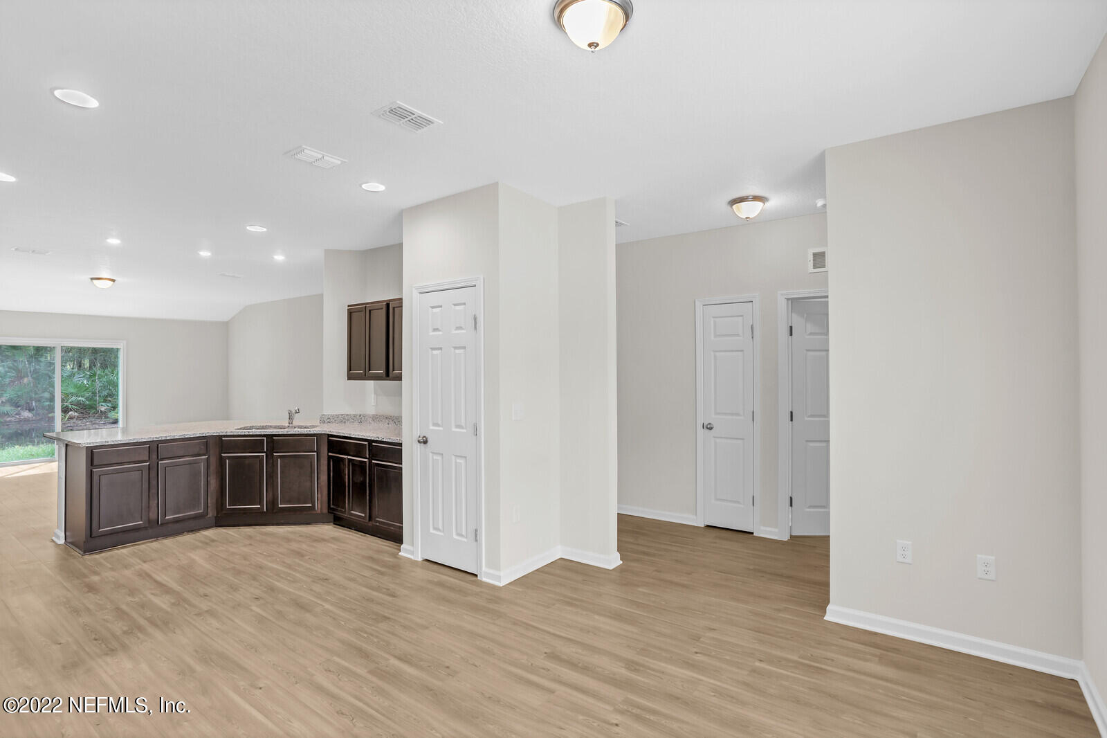 Dining to Kitchen