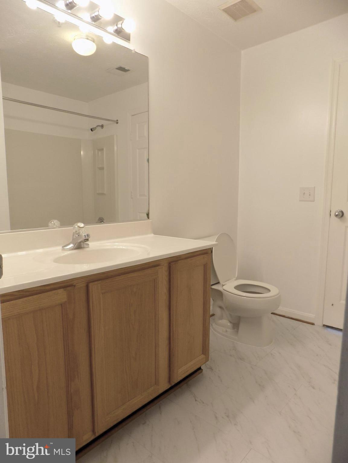 784 Kennington Road Reisterstown, MD 21136 - Photo 5 of 31 Hallway Bathroom