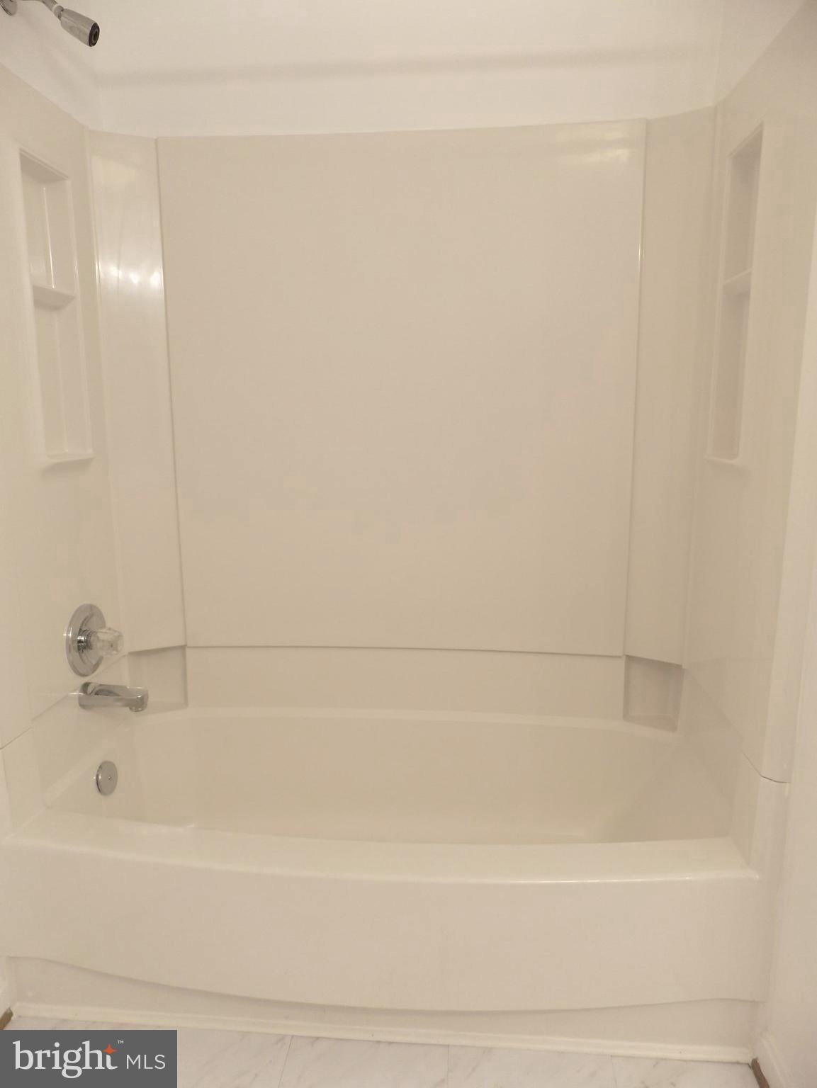 784 Kennington Road Reisterstown, MD 21136 - Photo 6 of 31 Hallway Bathroom