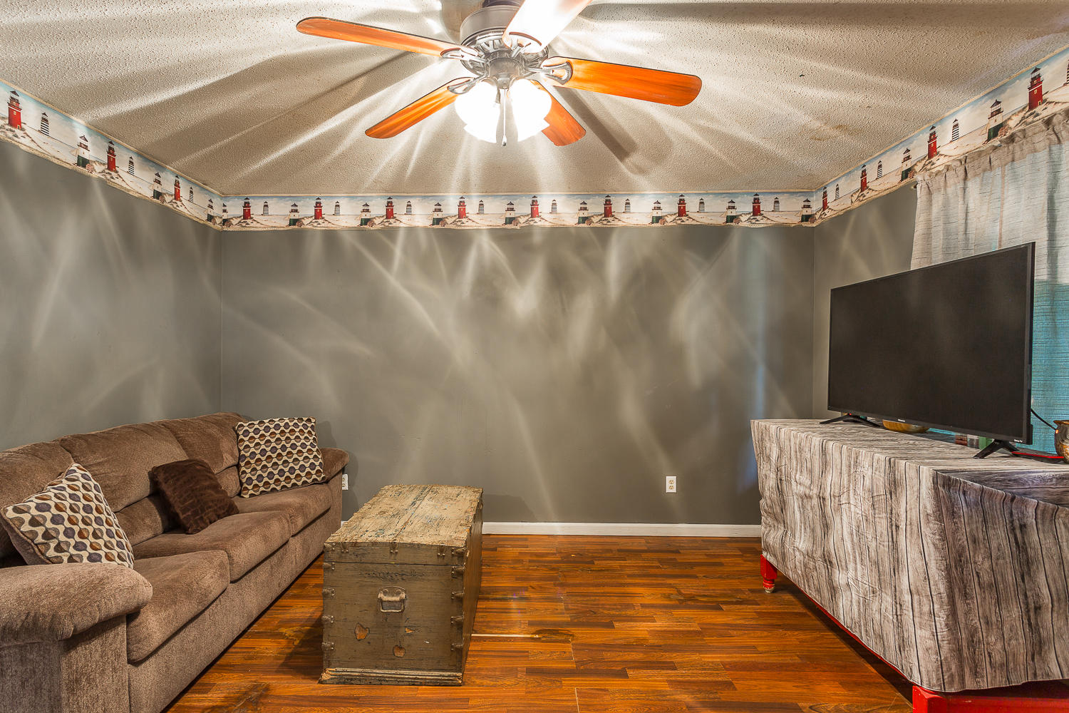 1183 Grand Center Road Chickamauga, GA 30707 - Photo 8 of 31 Living Room