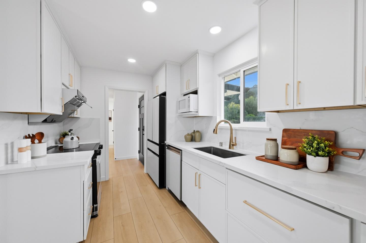 1609 Molitor Road Belmont, CA 94002 - Photo 41 of 162