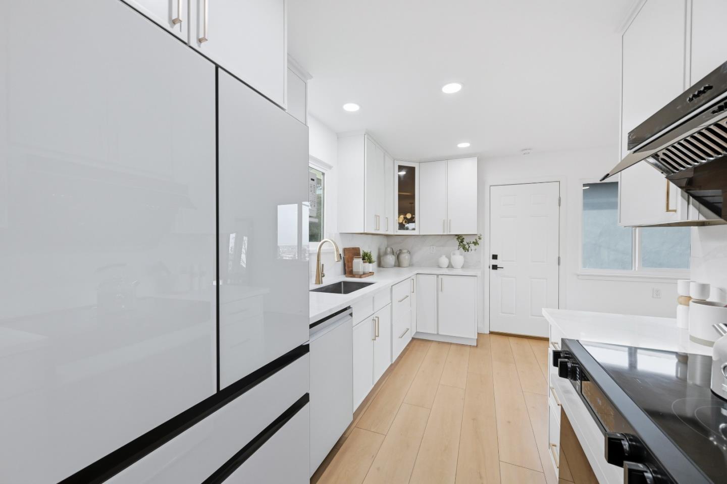 1609 Molitor Road Belmont, CA 94002 - Photo 46 of 162