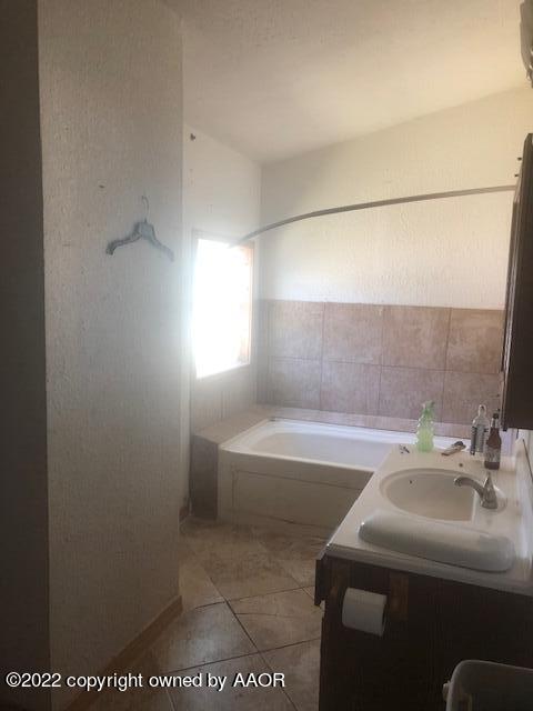 1906 South Colgate Street Perryton, TX 79070 - Photo 7 of 8 Bathroom