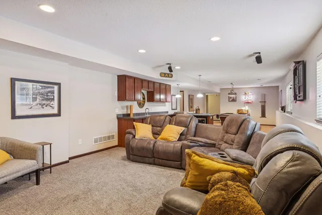 $825,000 | 18197 80th Place North, Maple Grove, MN 55311