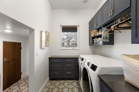 $2,400,000 | 22 Margranita Crescent, Austin, TX 78703