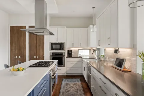 $2,400,000 | 22 Margranita Crescent, Austin, TX 78703