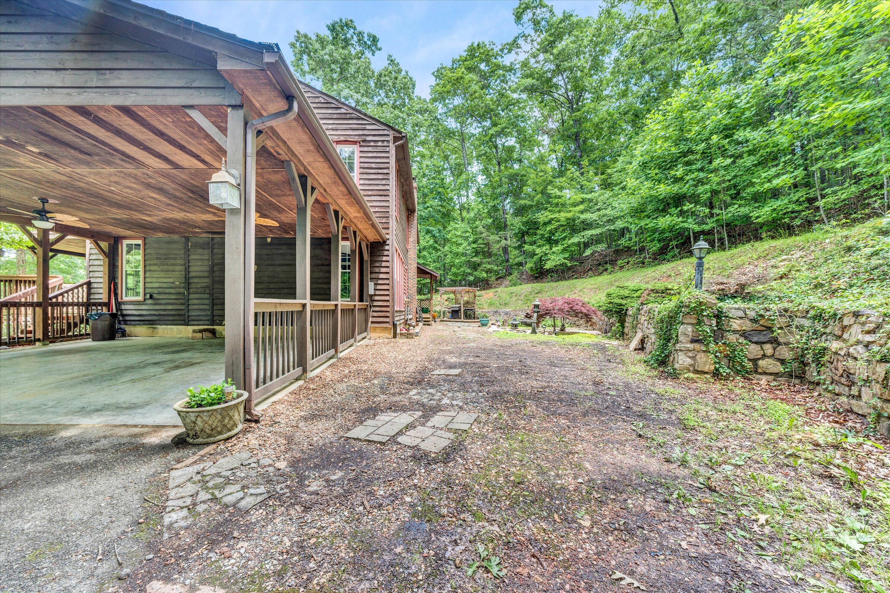2270 Pico Road Buchanan, VA 24066 - Photo 33 of 47 a view of outdoor space and yard