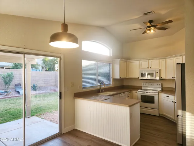 $2,050 | 4825 West Piute Avenue, Glendale, AZ 85308