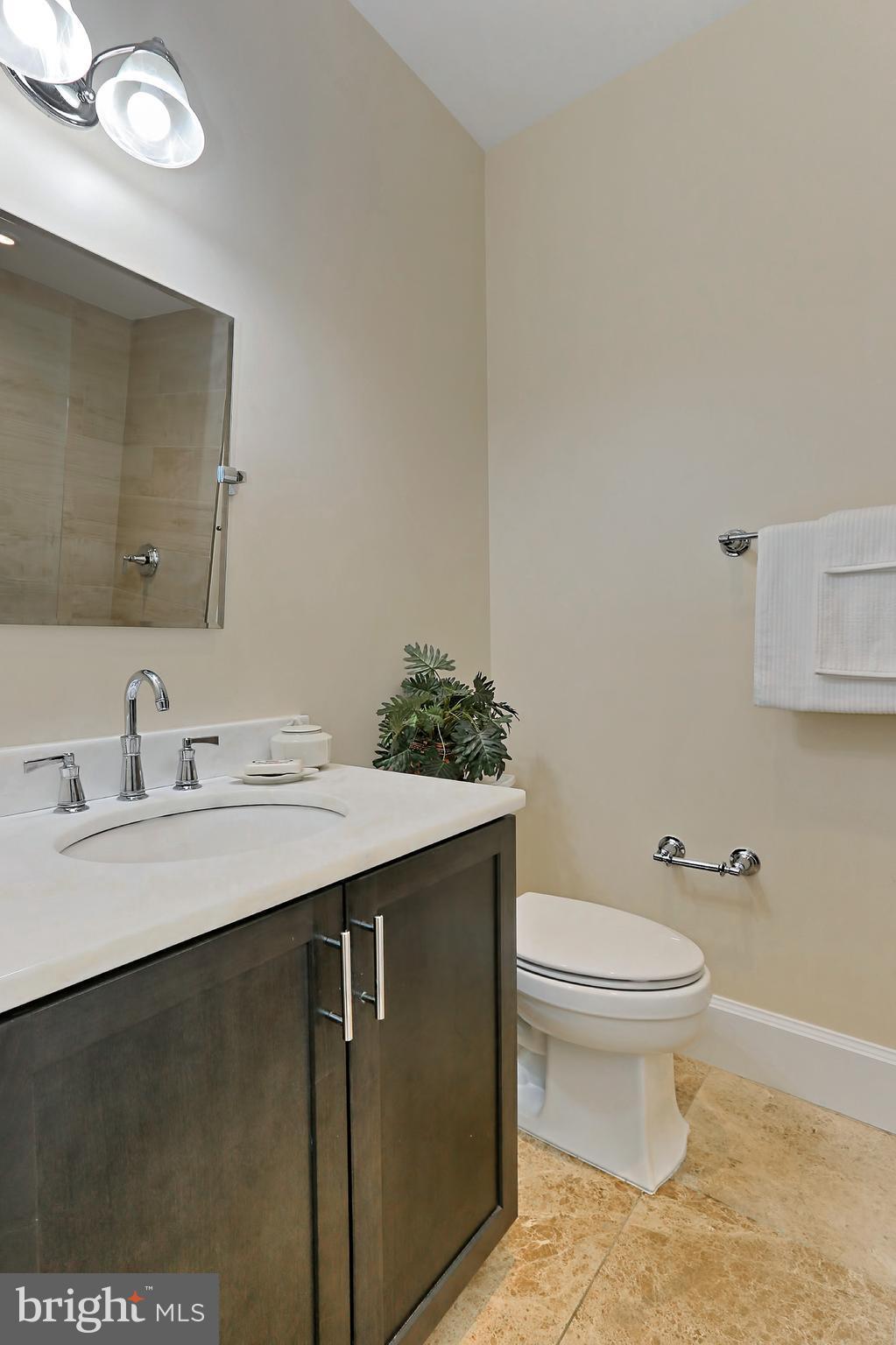 1922 Belmont Road Northwest, Unit 1 Washington, DC 20009 - Photo 19 of 22 Bath