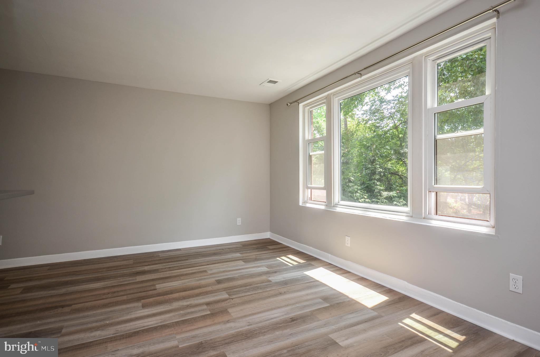 4840 MacArthur Boulevard Northwest, Unit 404 Washington, DC 20007 - Photo 4 of 19