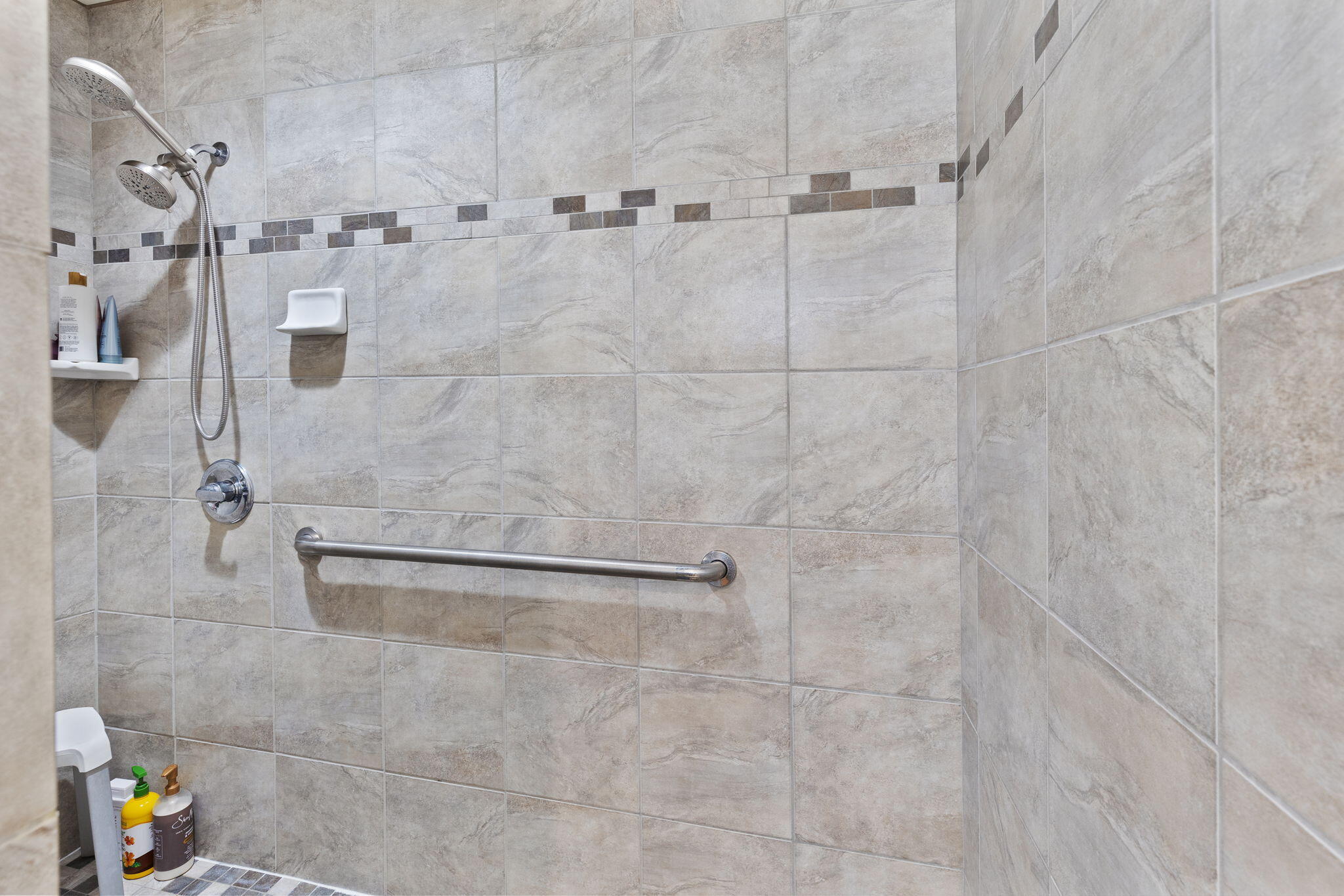 101 Cedar Ridge Terrace Rogue River, OR 97537 - Photo 22 of 36 Primary Suite