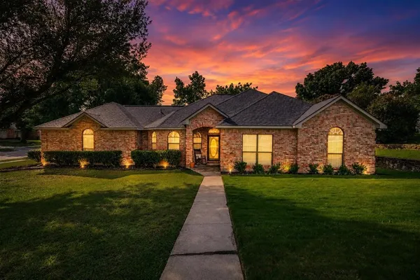 $350,000 | 314 Bluffview Court, Forney, TX 75126
