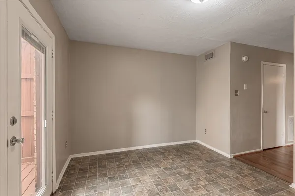 $1,250 | 2521 Crosstimbers Street, Unit D1, Huntsville, TX 77320