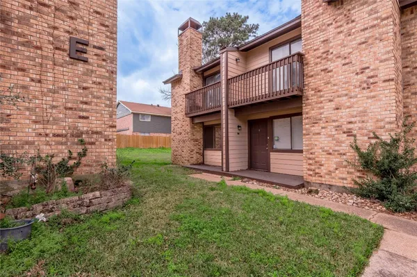 $1,250 | 2521 Crosstimbers Street, Unit D1, Huntsville, TX 77320