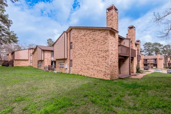 $1,250 | 2521 Crosstimbers Street, Unit D1, Huntsville, TX 77320