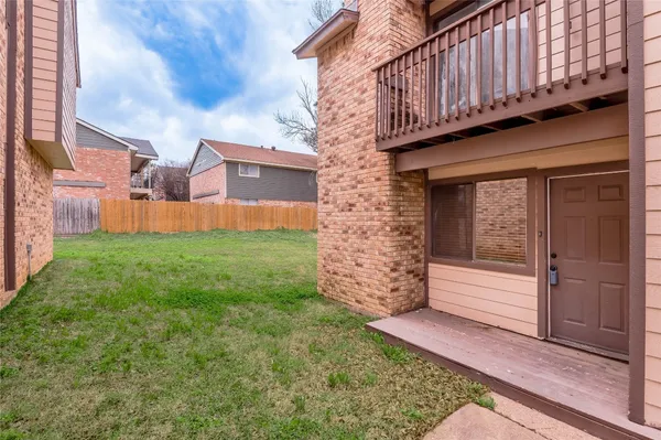 $1,250 | 2521 Crosstimbers Street, Unit D1, Huntsville, TX 77320