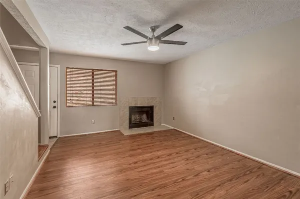 $1,250 | 2521 Crosstimbers Street, Unit D1, Huntsville, TX 77320