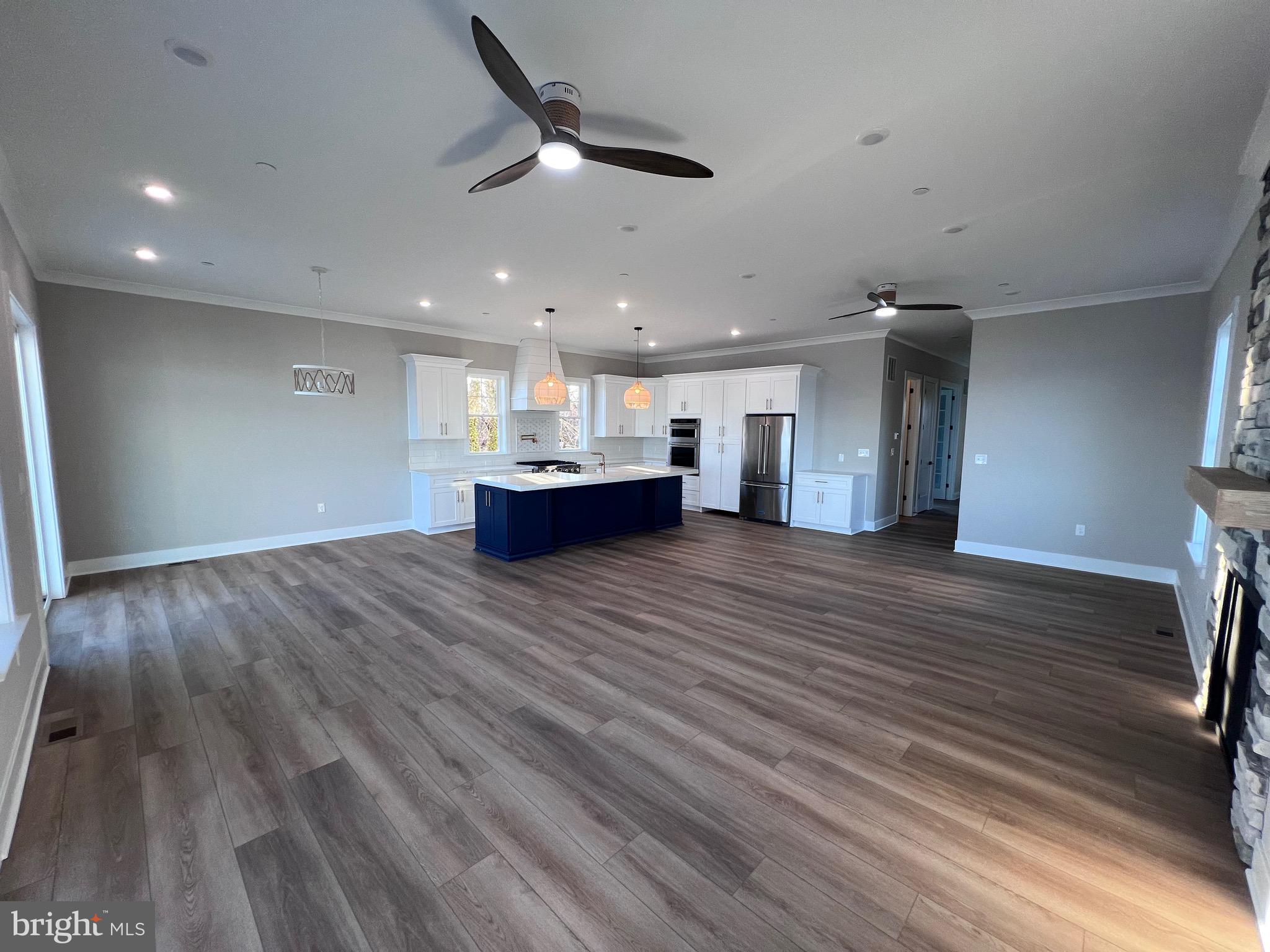 8823 Chesapeake Avenue Sparrows Point, MD 21219 - Photo 3 of 92