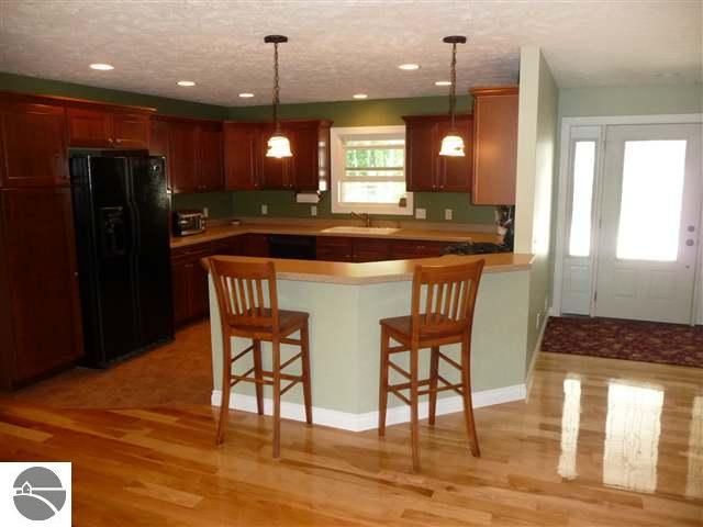 5572 South Betsie River Road Interlochen, MI 49643 - Photo 6 of 15 1718987-5.JPG