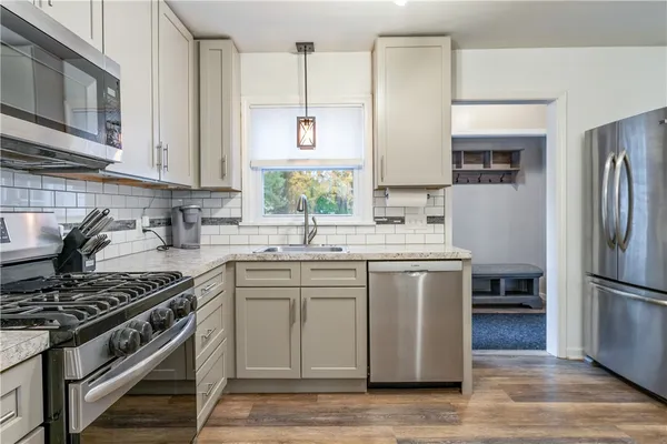 $299,000 | 46 Country Lane, Penfield, NY 14526