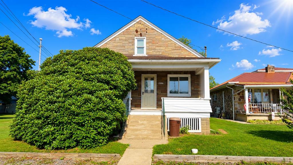 1006 Poe Street Vandergrift, PA 15690 - Photo 1 of 17