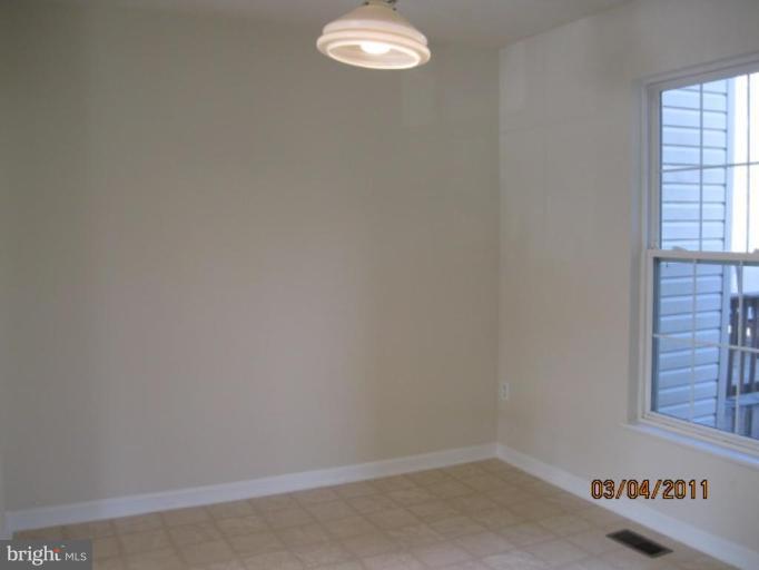 2556 Summers Ridge Drive Odenton, MD 21113 - Photo 8 of 17 Dining Area