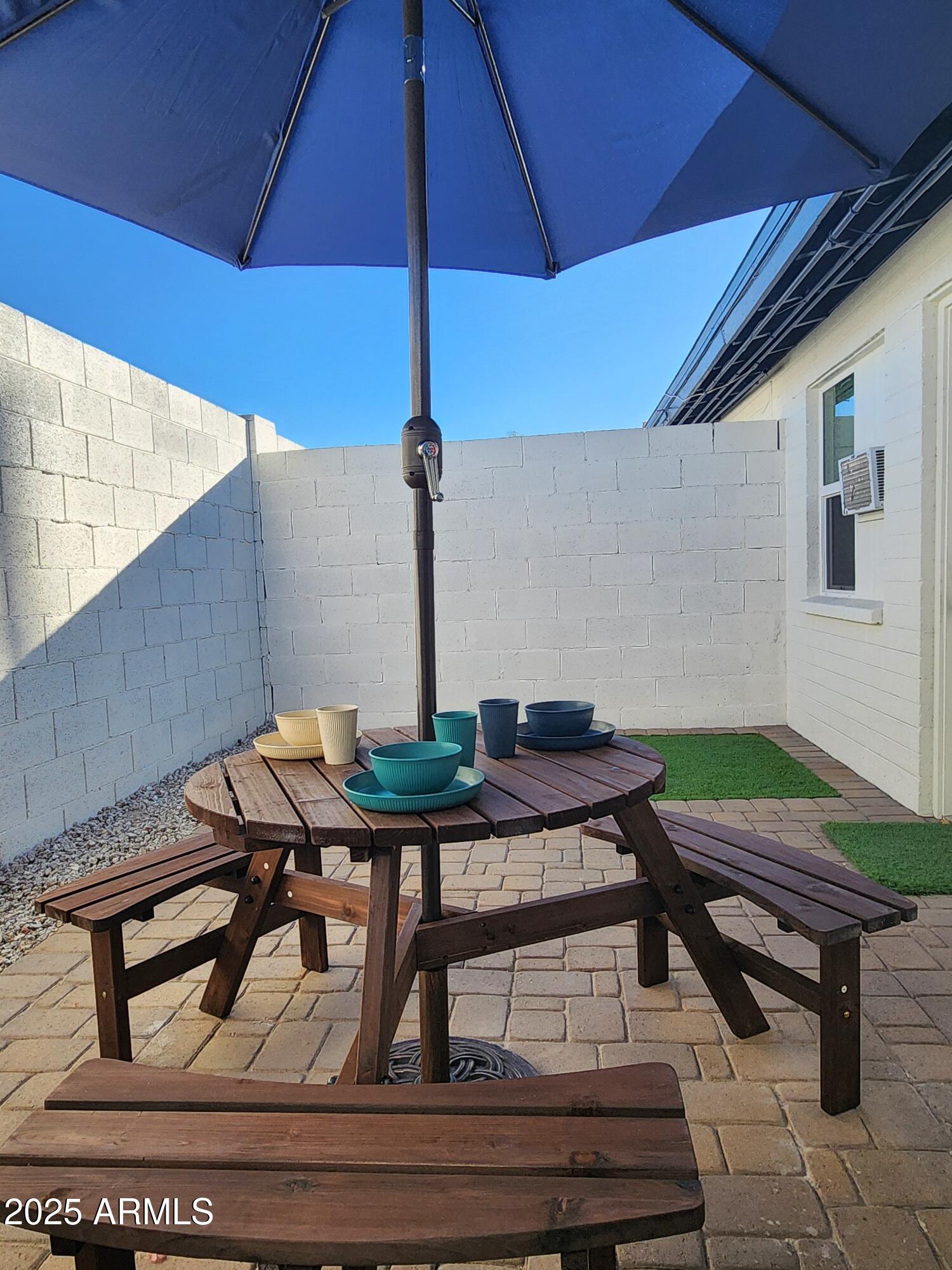 299 South Oregon Street, Unit 4 Chandler, AZ 85225 - Photo 18 of 39 a view of a outdoor seating area