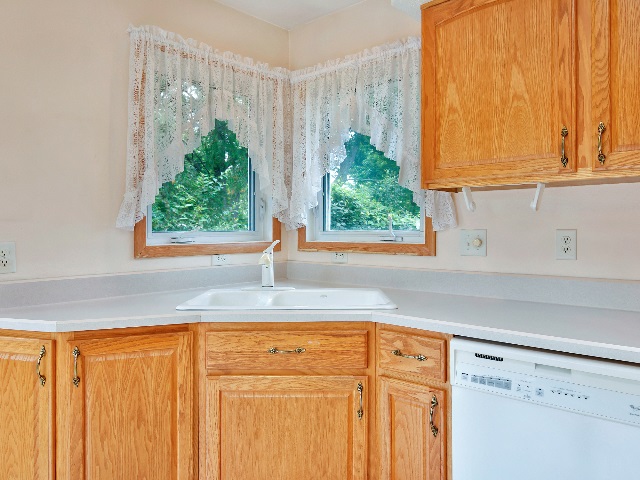 4602 Rainbow Ridge Rockford, IL 61109 - Photo 8 of 25 Gallery Image 8