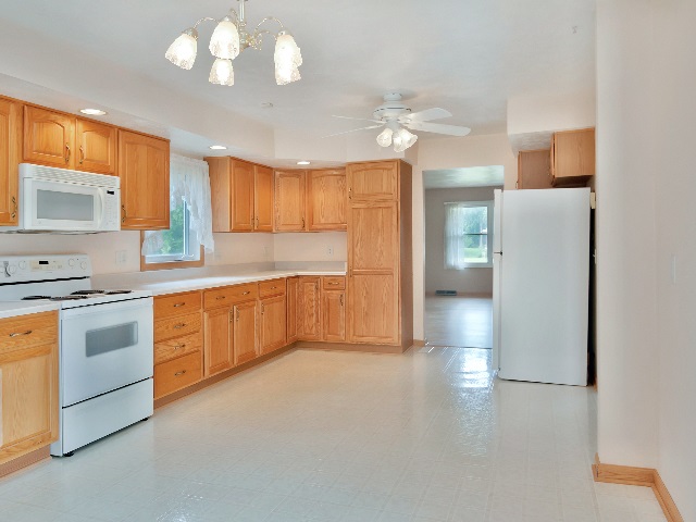 4602 Rainbow Ridge Rockford, IL 61109 - Photo 9 of 25 Gallery Image 9