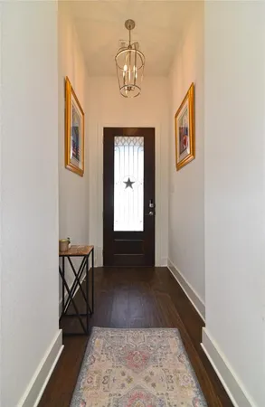a view of entryway with a workspace