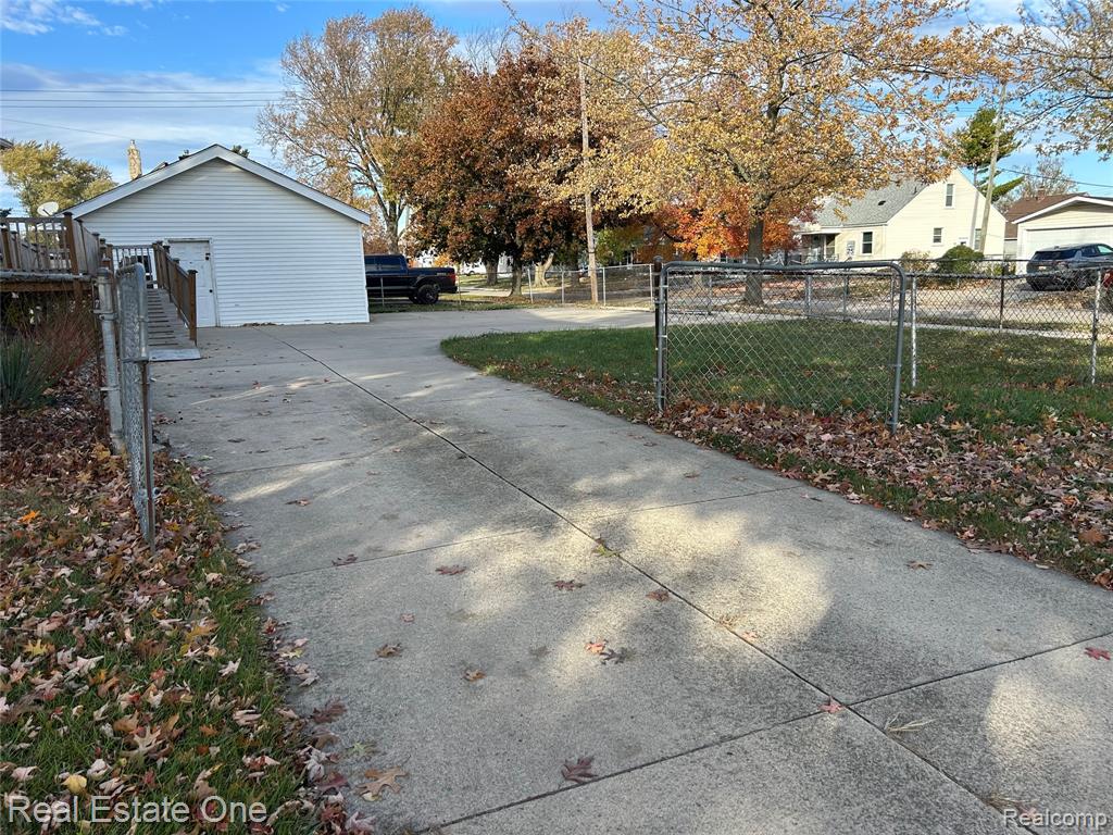 14212 Northline Road Southgate, MI 48195 - Photo 10 of 24