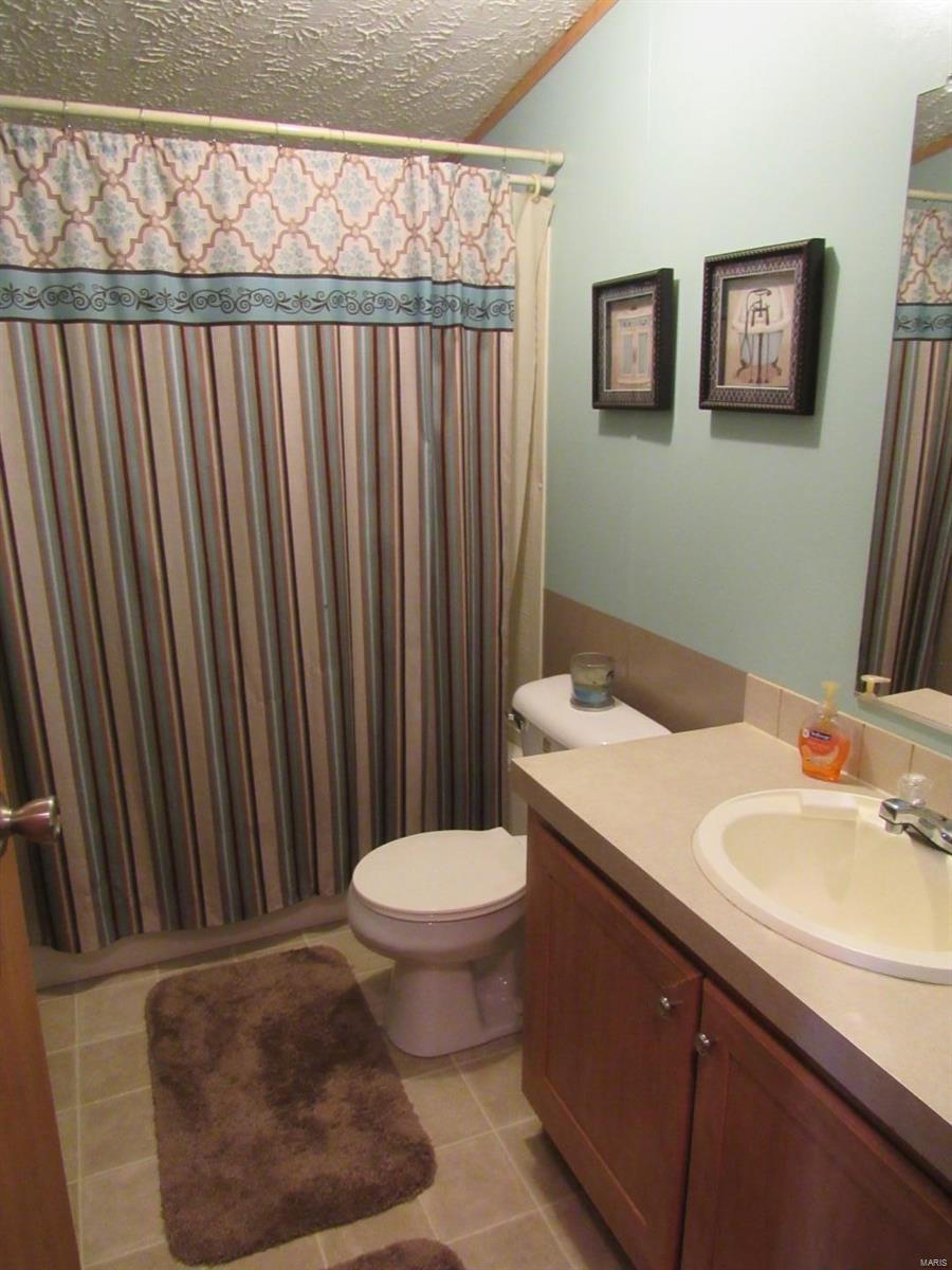 299 Prairie Lane Alton, IL 62002 - Photo 15 of 32 Gallery Image 15