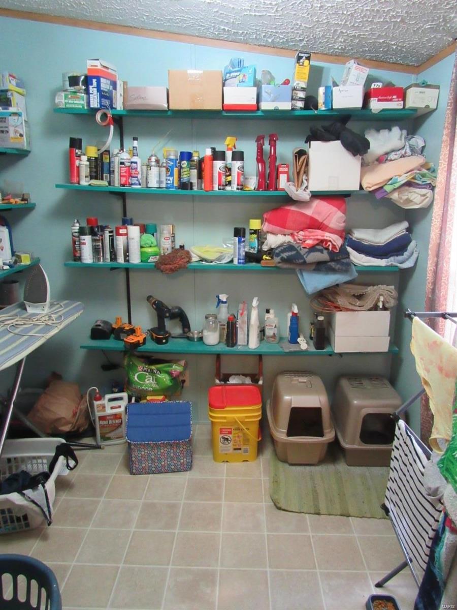 299 Prairie Lane Alton, IL 62002 - Photo 18 of 32 Gallery Image 18