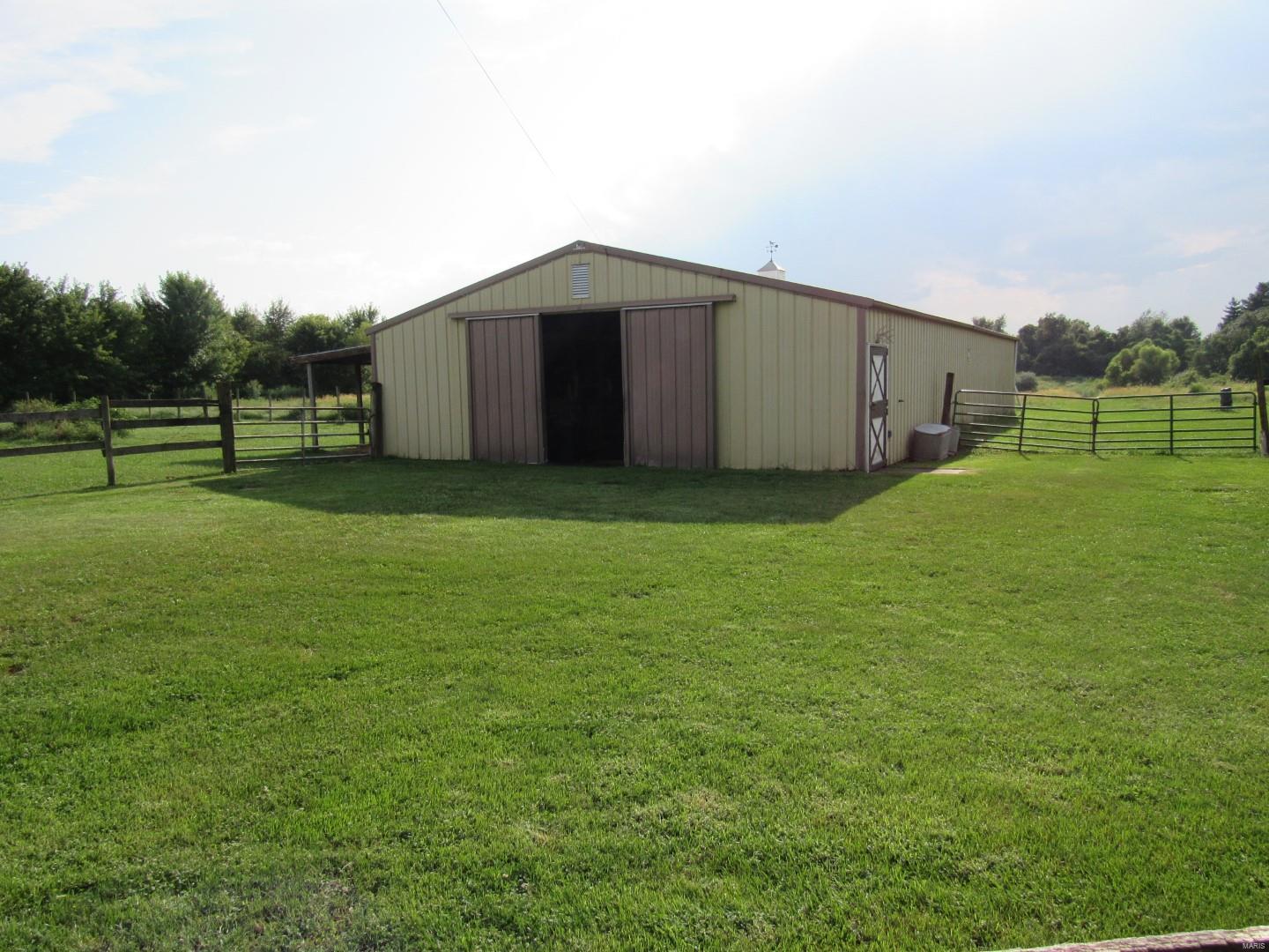 299 Prairie Lane Alton, IL 62002 - Photo 22 of 32 Gallery Image 22